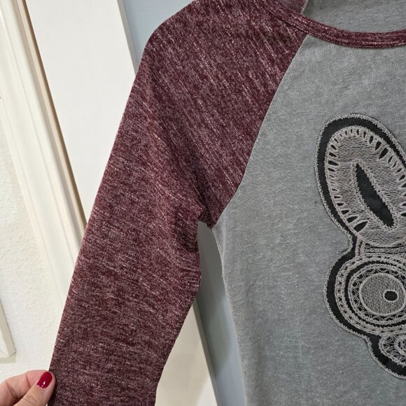 Almost Famous Bunny Graphic Raglan Tee – Women’s Small Grey & Burgundy - Picture 5 of 9